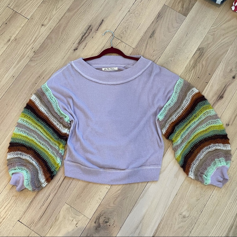 Free people sweater with knit sleeves lilac